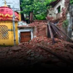 बरेली में बारिश का कहर: भरभराकर गिरे तीन मकान, सड़क धंसने से दहशत में लोग